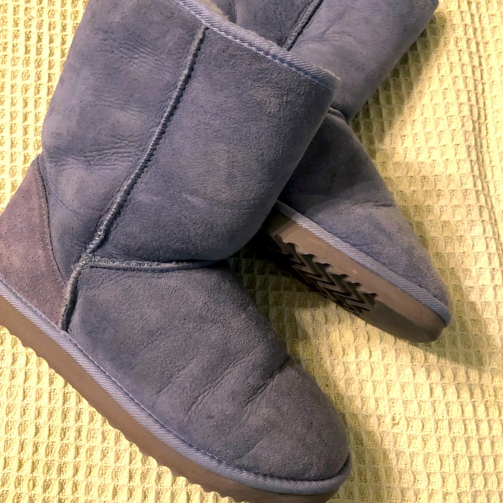 Ugg shearling cornflower blue boots size 9